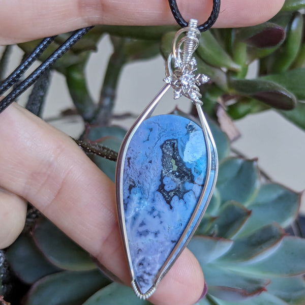 Dyed Agate Snowflake Pendant in Sterling Silver