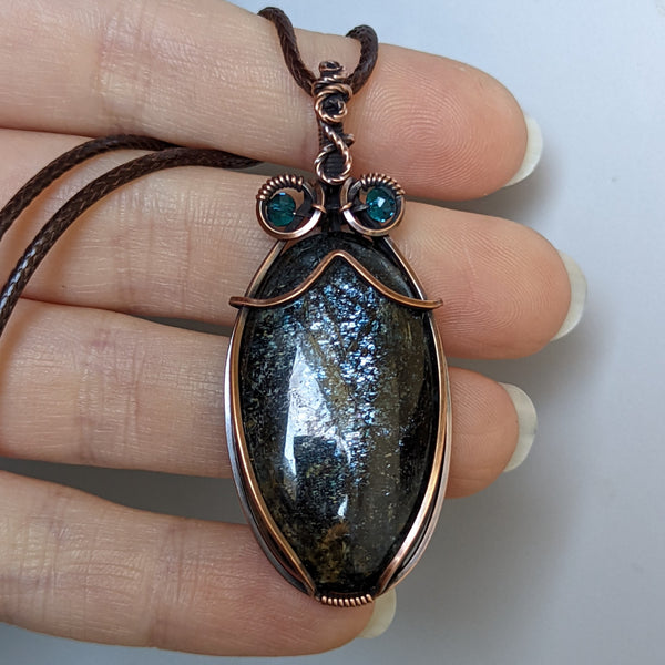 Moss Kyanite Toad Pendant in Oxidized Copper
