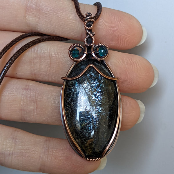 Moss Kyanite Toad Pendant in Oxidized Copper
