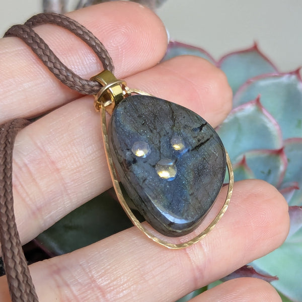Labradorite Gold/Bronze Pendant