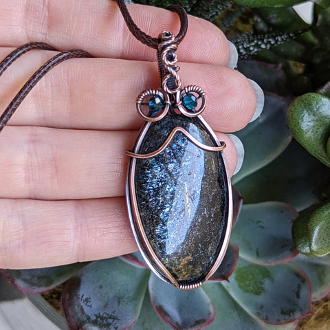 Moss Kyanite Toad Pendant in Oxidized Copper